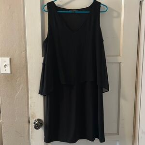 DONATING SOON - MAKE OFFERS! 
White House Black Market Dress
